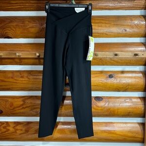 Embrace your love women’s active black Leggings small